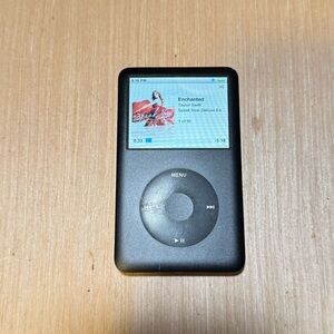 iPod Model:A1238 5thGen 80GB Blk Tested Good w/9690 Songs Good Battery Read Info